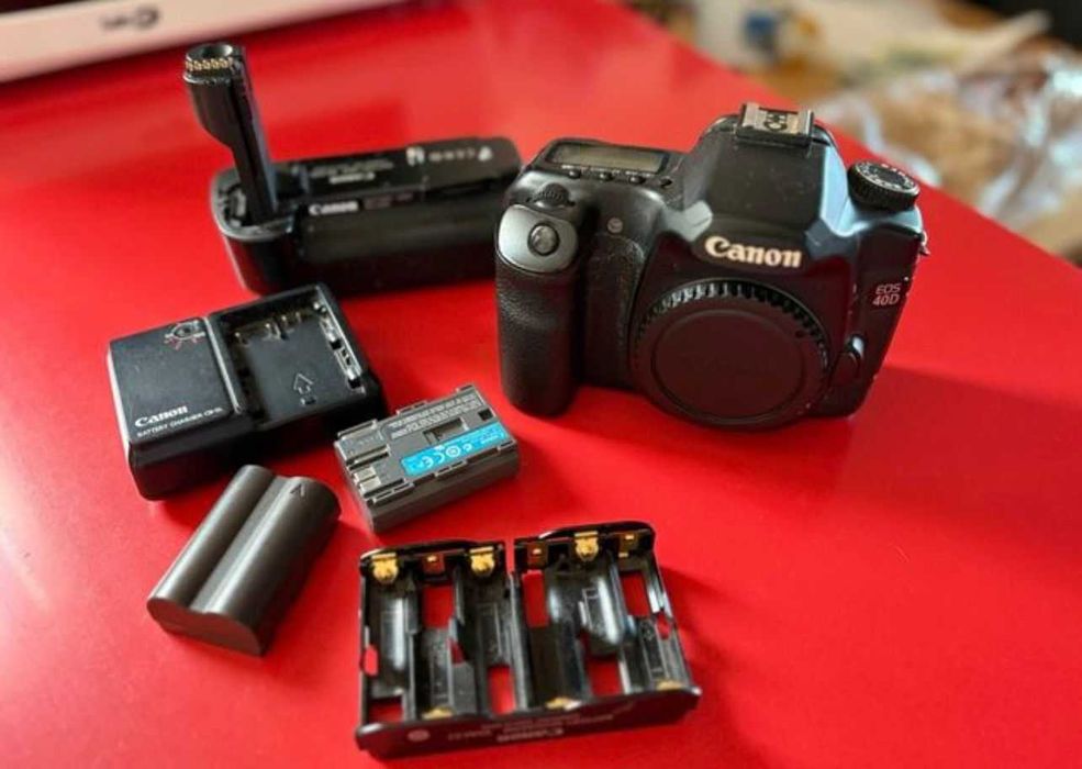 CANON D40  Câmara digital como nova. Funcionar a 100%