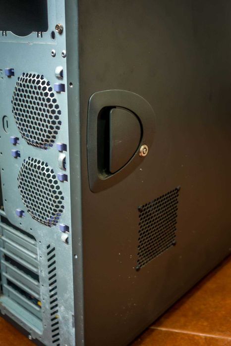 Torre PC Chieftec