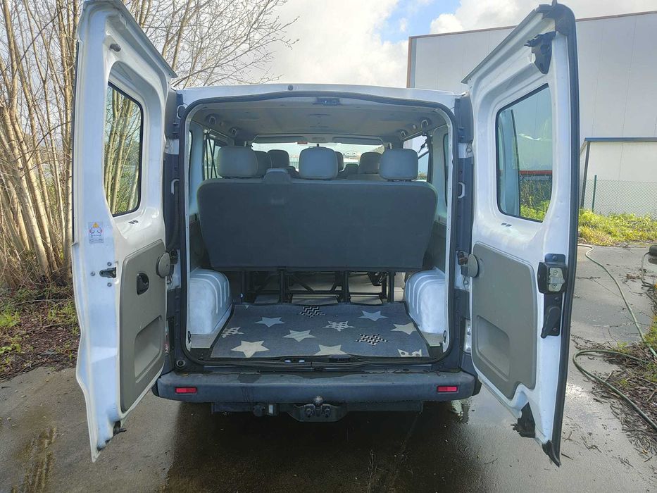 Opel Vivaro 9 lugares
