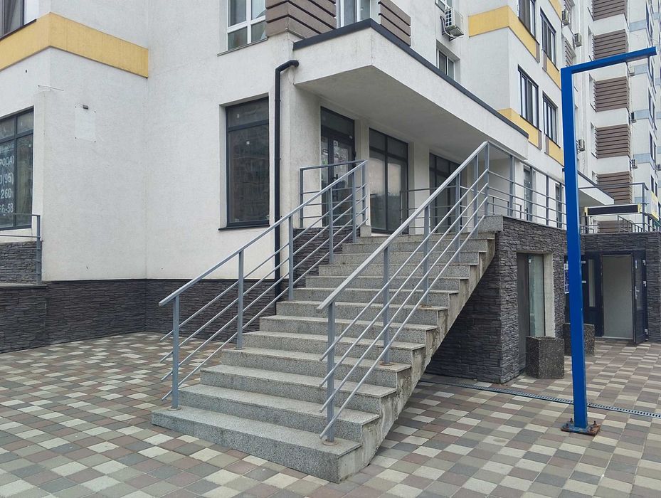 Супертрафікове фасадне приміщення на розі трьох вулиць ЖК Акварелі 2 Вишневе Оренда Можливо частинами
