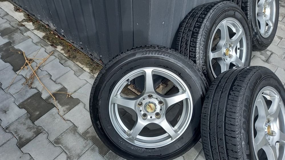 Продам резину Bdgestone летнюю с дисками 195/65/R15, 5 на 115