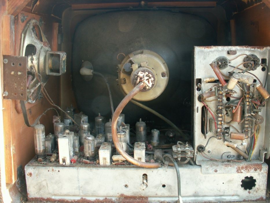 Sprzedam stary zabytkowy telewizor szafir