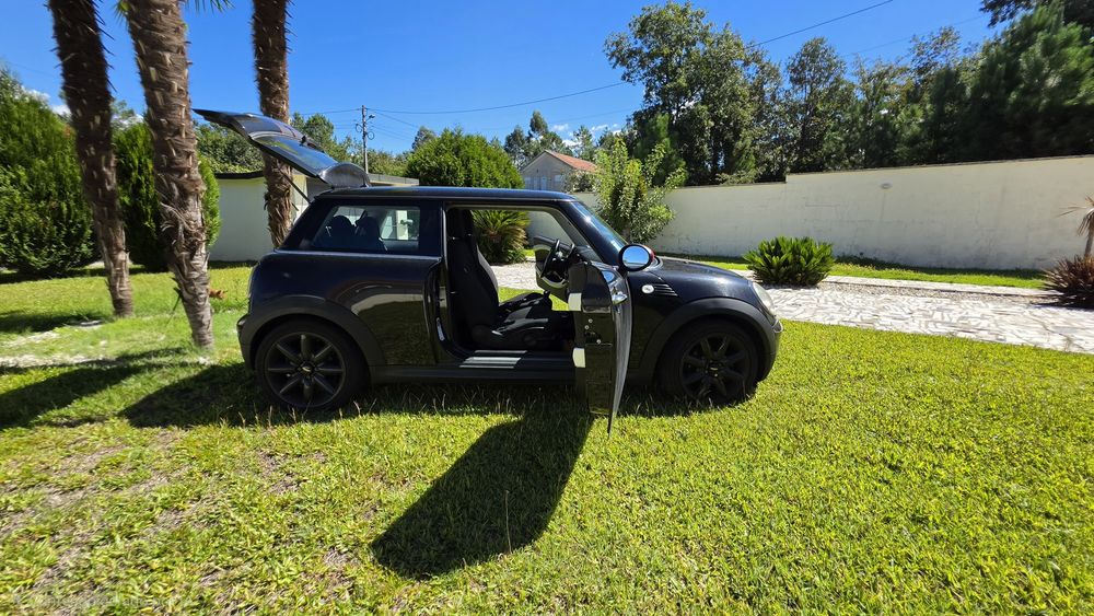 Mini Cooper one D 1.6 90cv 
Farolins traseiros modernos em Led.
Oleo e filtros mudados à 5000km.
Bancos aquecidos, volante multifunções