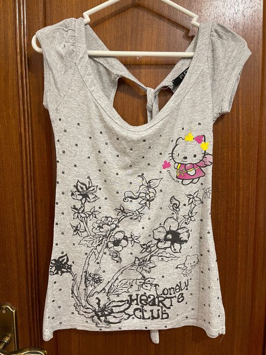 Tshirt cinza da Hello Kitty