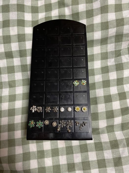 Подставка-органайзер для сережек