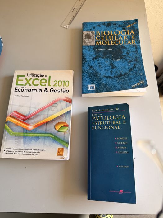 Variedade de Livros para venda