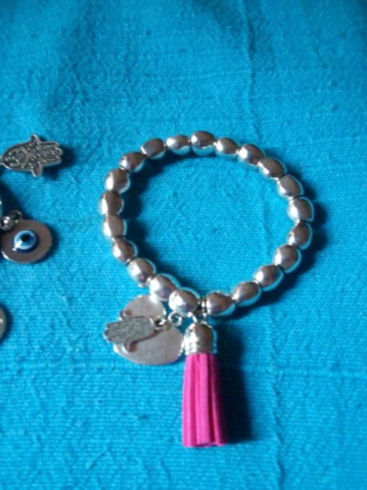 Pulseiras ajustáveis .Novas
