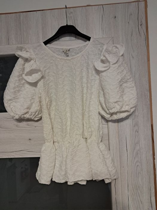 Bluzka biała z bufkami