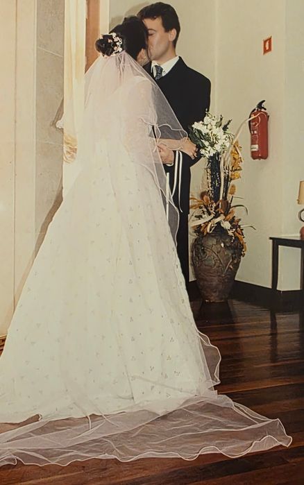 Vestido de Noiva Vintage da Veste Couture c/ Véu e Saiote