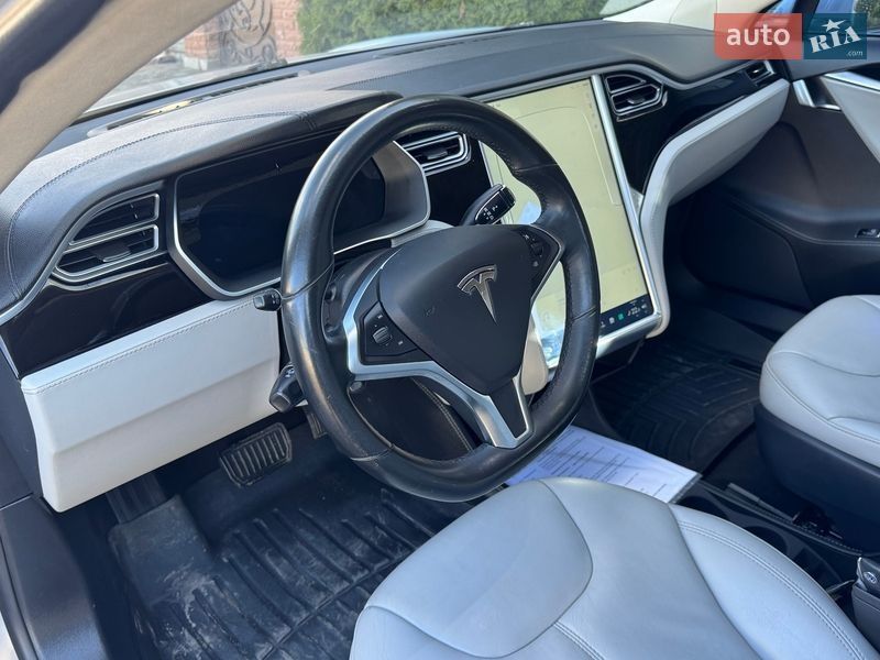 Tesla  Model  S 85