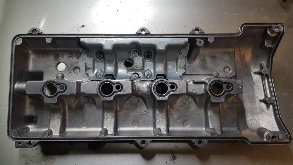 Кришка клапанов Mercedes Benz 2.2cdi om611 om646