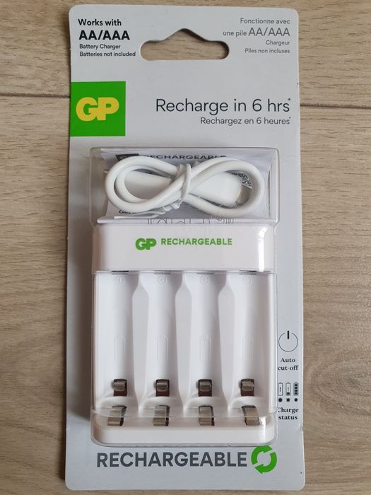 Зарядний пристрій для батарейок АА ААА