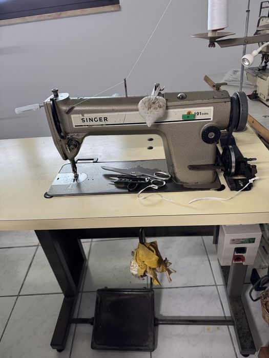 Máquina de Costura Industrial SINGER 191 D300A – Ponto Reto