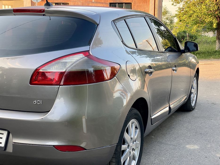 Рено меган 1,5 TDI k9k 2010 рік