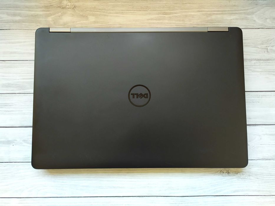 Dell Latitude E5570 FHD i7-6820HQ/8GB/250GB/AMD Radeon R7 M370 2GB