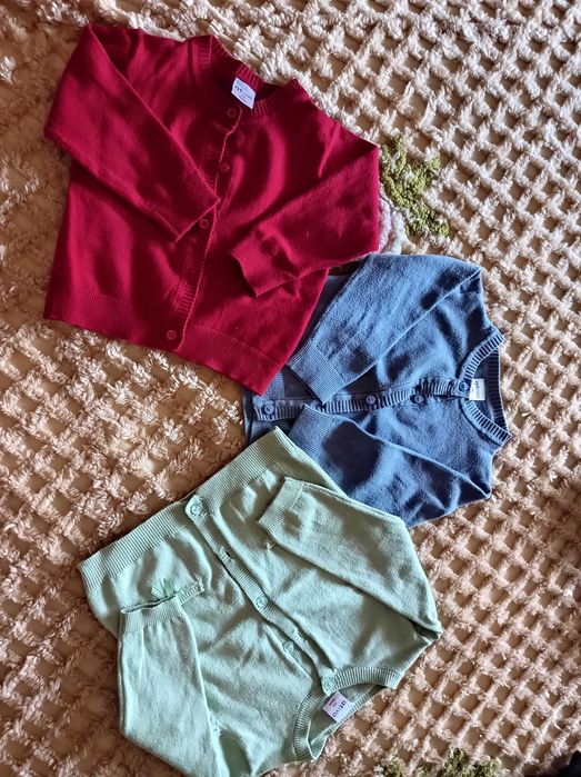 Roupa de bebé em bom estado