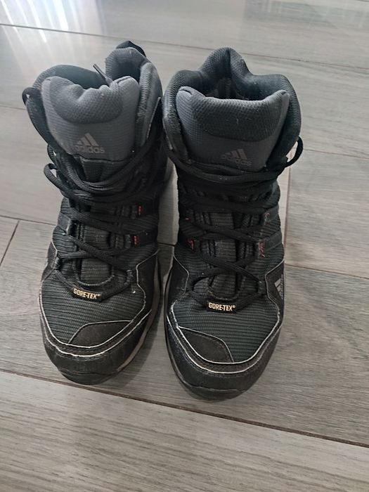 Продам кроссовки GORETEX