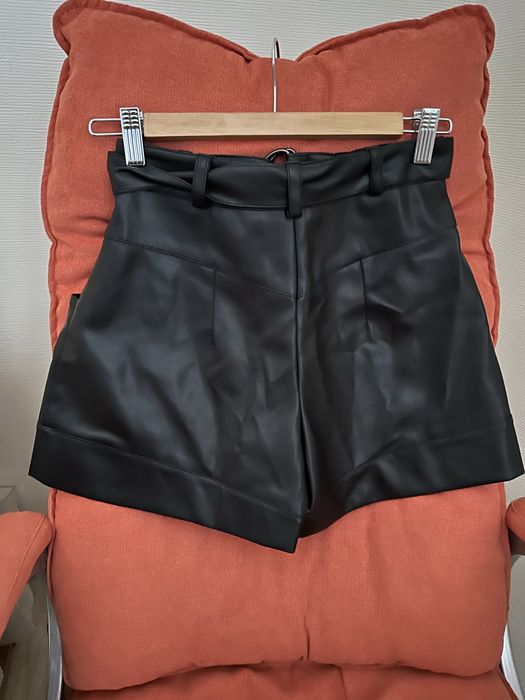 Кожанные шорты с поясом