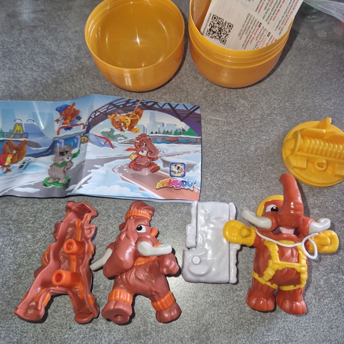 Figurki Kinder niespodzianka Maxi seria Mamuty
