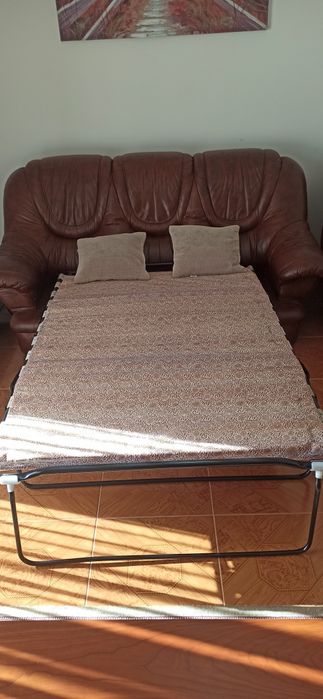 Três sofás em pele genuína como novos