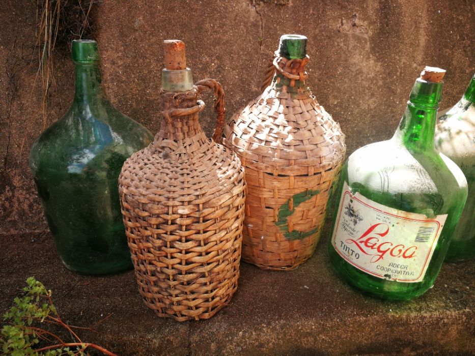 Garrafões de vidro antigos