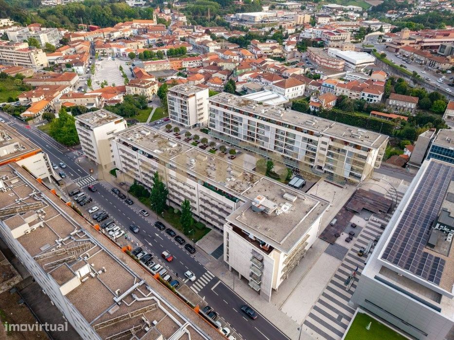 Apartamento T3, Mobilado E Equipado, No Fórum, Vizela.