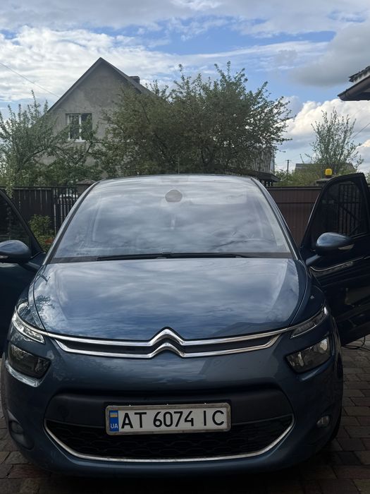 Машина Citroën C4