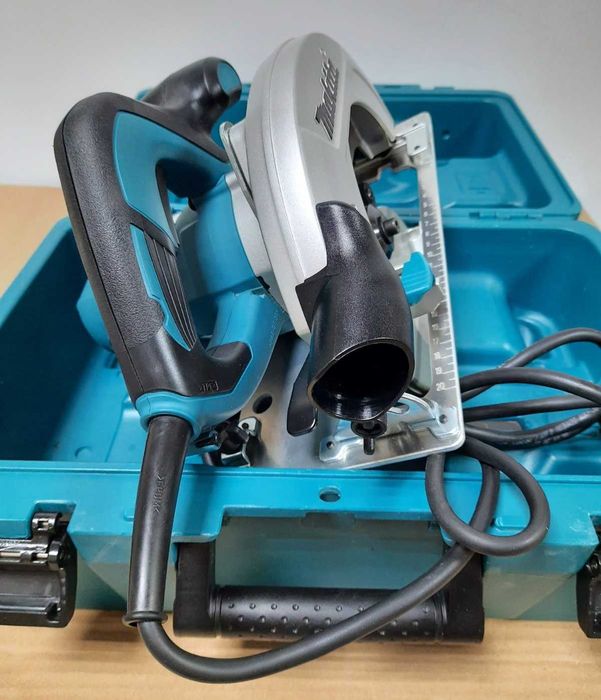 Пила дисковая Makita HS7601