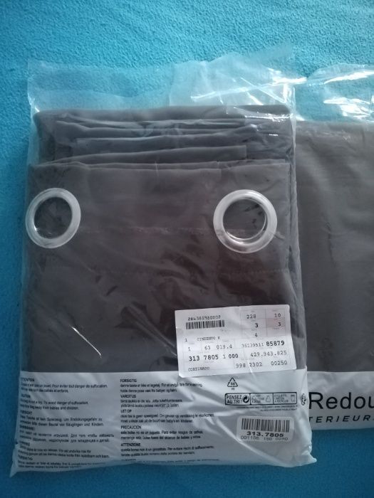 Cortinado opaco cinza