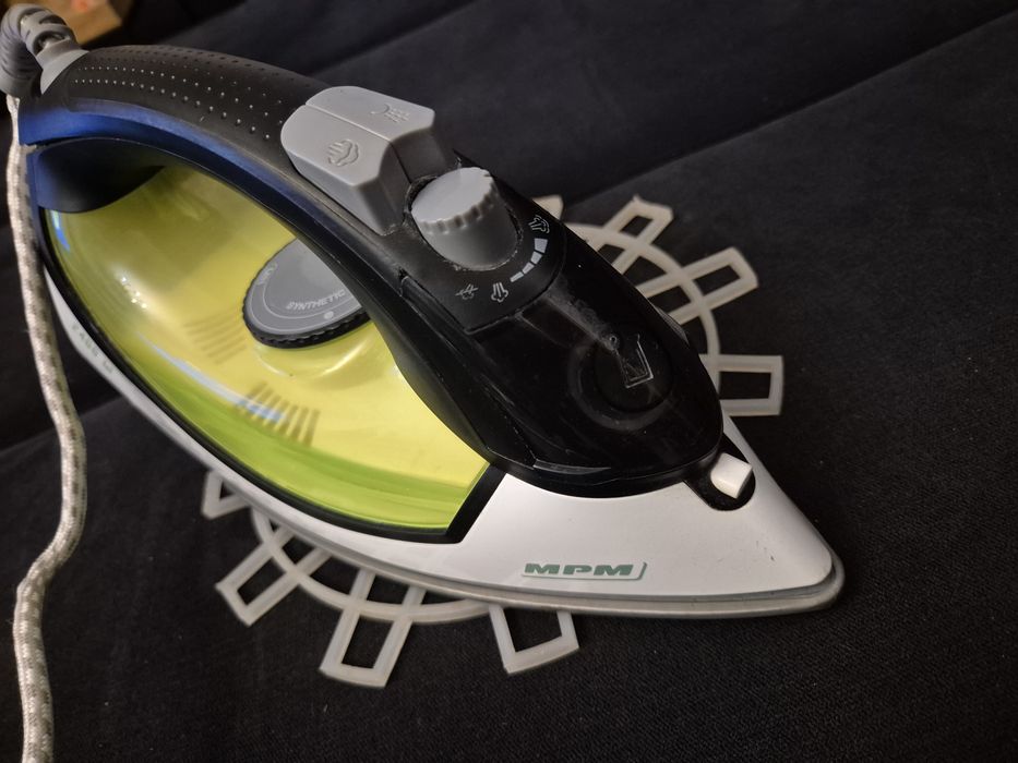 Żelazko mpm 2400W self clean sprawne