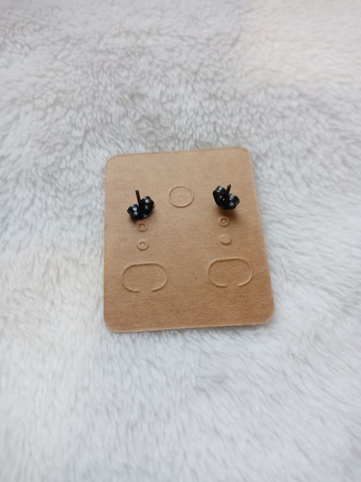 Сережки чоловічі.