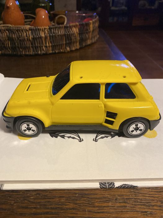 Renault 5 Maxi Turbo. Made in France. Modelo a fricção. Anos 80