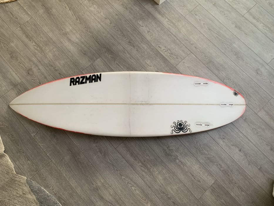 razman surfboard 5’10 26L