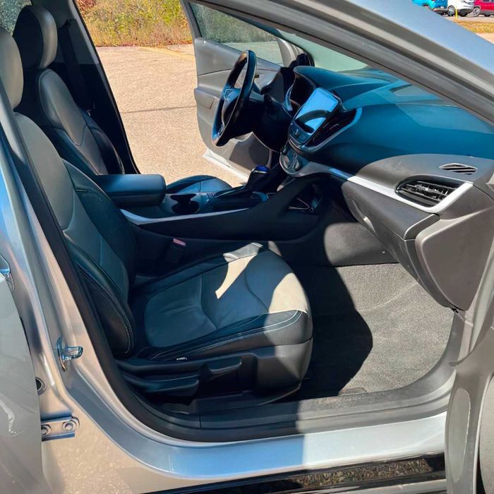Chevrolet Volt LT      2017