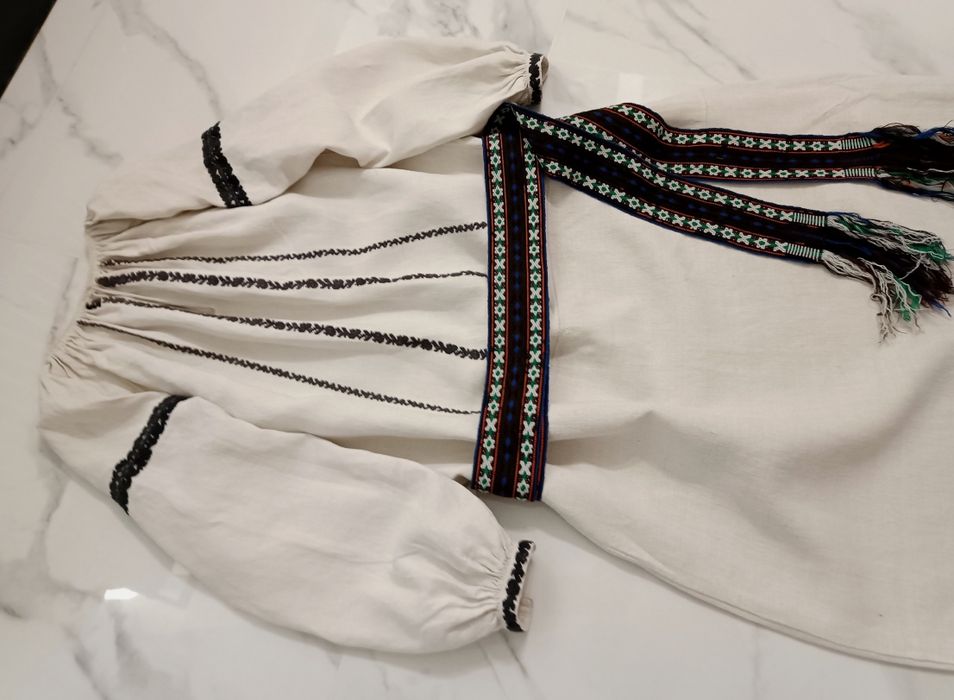 Старовинна сорочка вишита Давня вишиванка Автентична жіноча сорочка