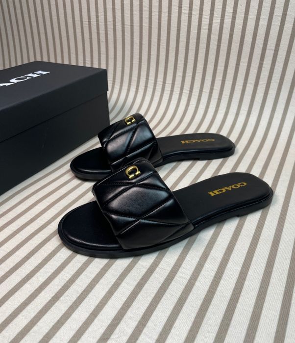 Шльопанці Coach наявні 36;37;38;39;40 тапри кеди;41