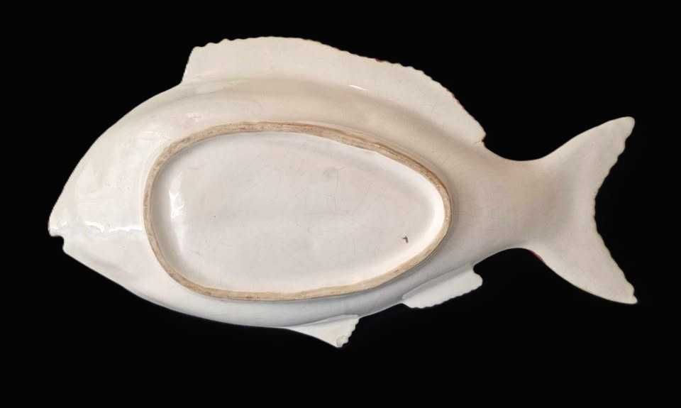 Travessa Peixe Vidrada em Faiança das Caldas