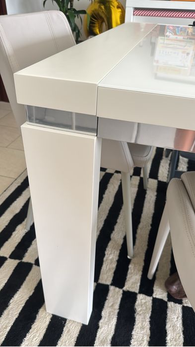 Mesa de sala branca