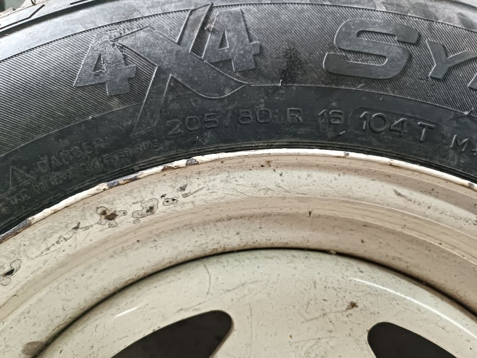 Pneus mais jantes Land Rover