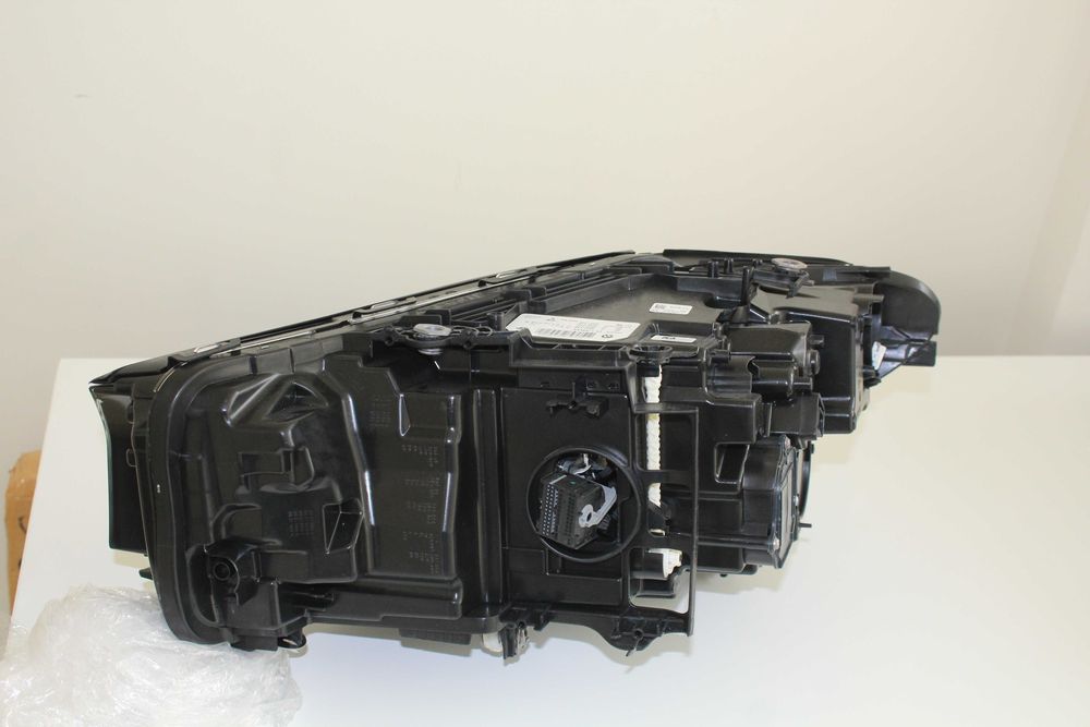 Farol Dianteiro Direito BMW Série 5 (G30 Berlina / G31 ) (2017–2023)