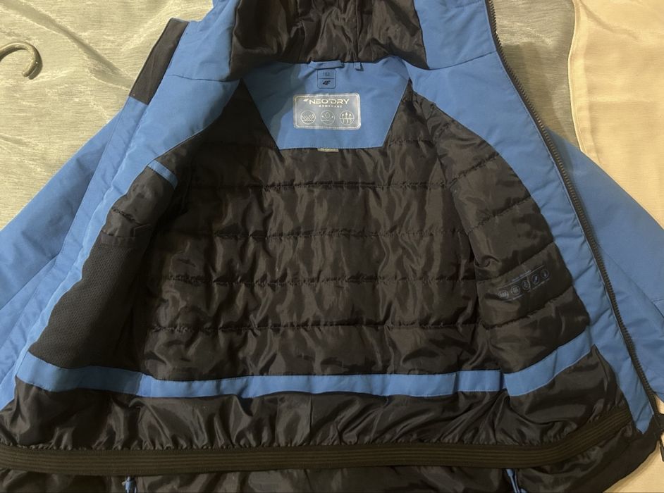 Куртка 4F демісезон(рання весна) розмір 152