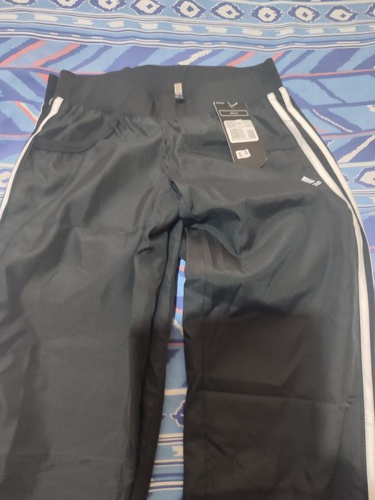 Продам новые спортивные штаны