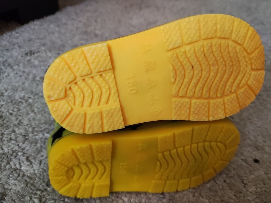 Bota de chuva infantil nunca usada com etiqueta n24