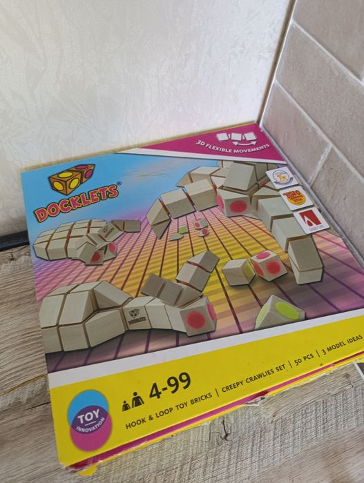 Дерев'яний конструктор на липучках