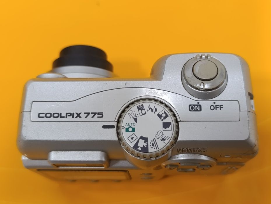 Aparat cyfrowy kompaktowy Nikon Coolpix 775, retro vintage 99% OK
