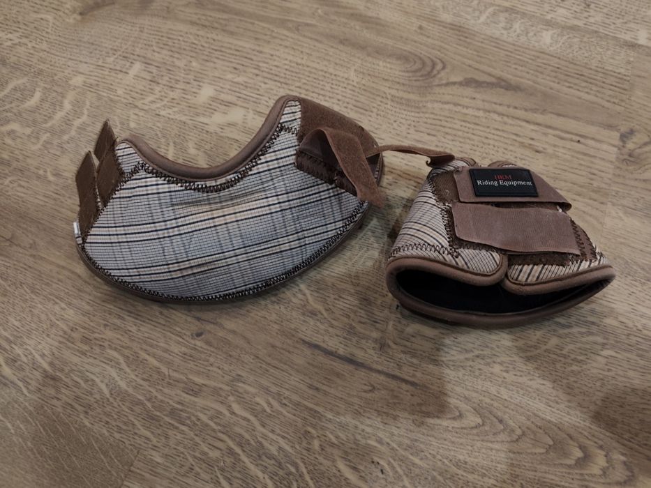 Kaloszki dla konia pony