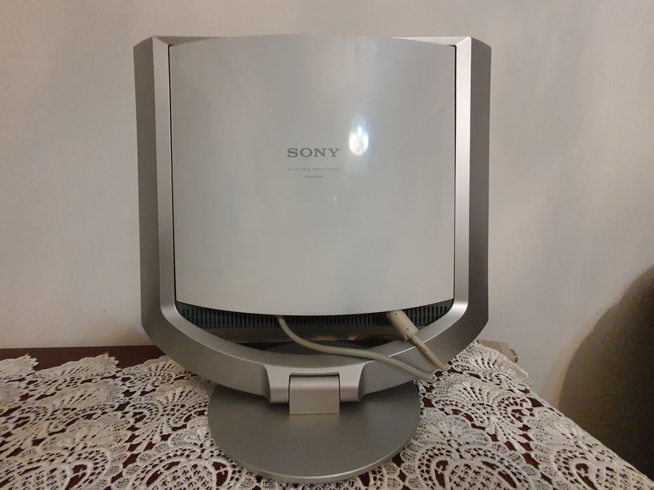 Monitor LCD 17 polegadas Sony SDM-HS74