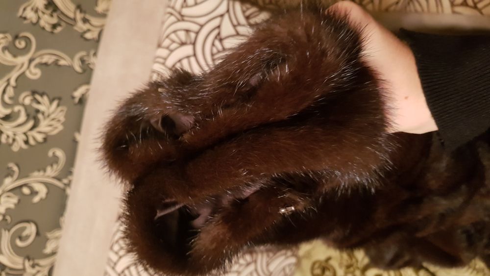 Норковая шуба коричневого цвета