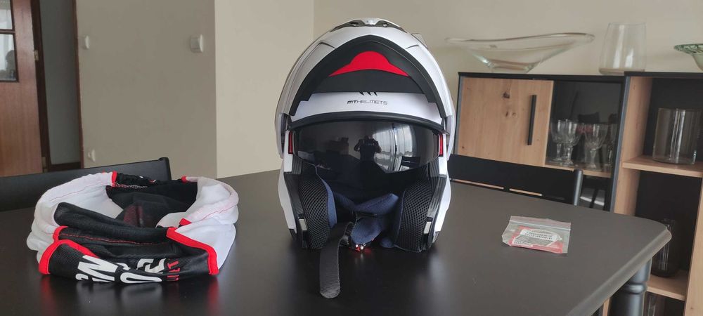 Capacete de moto, marca MTHELMETS