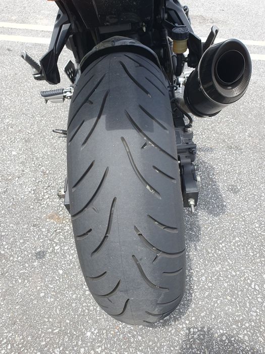 Kawasaki Z750 (limitada 35kw apenas no livrete)